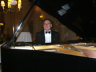 pianist for party